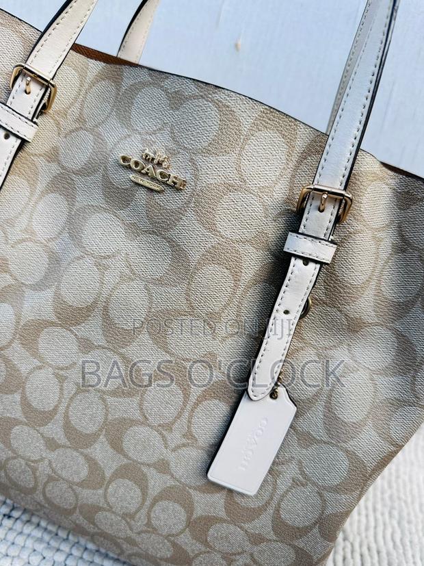 Authentic Coach Mollie Tote Bag in Signature Canvas - thumbnail 4
