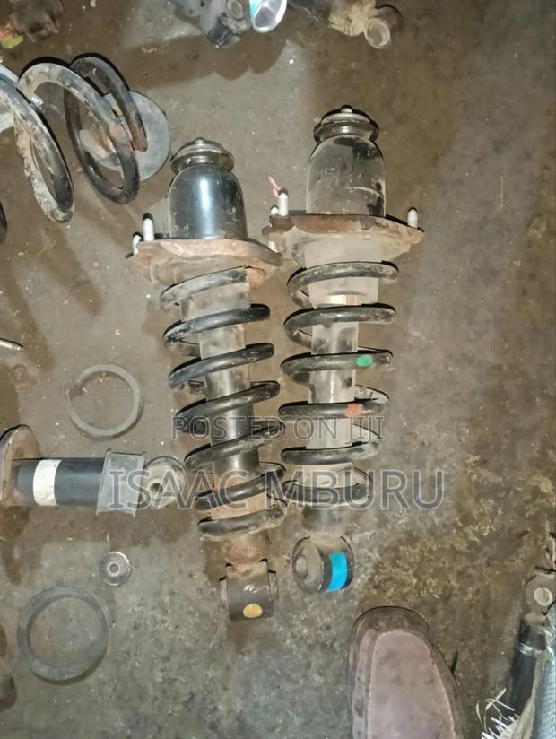 Rear Toyota Avensis 2010 Shocks.