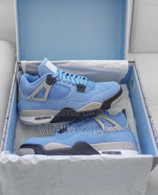 Air Jordan 4 University Blue Sneakers - thumbnail 2