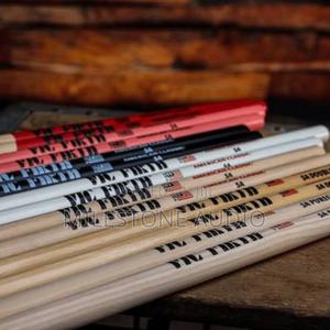 Vic Firth American Classic 5a Black Drum Sticks - thumbnail 2