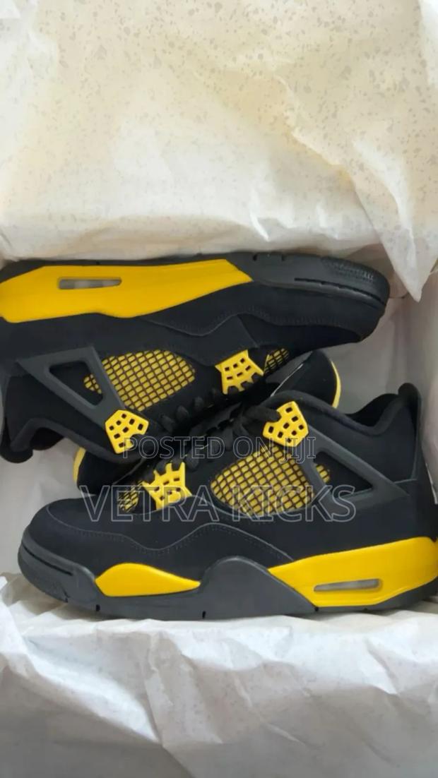 Air Jordan 4 Thunder Yellow Sneakers - thumbnail 2