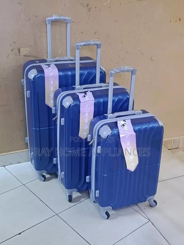 Fibre Luxurious Suitcase - main view