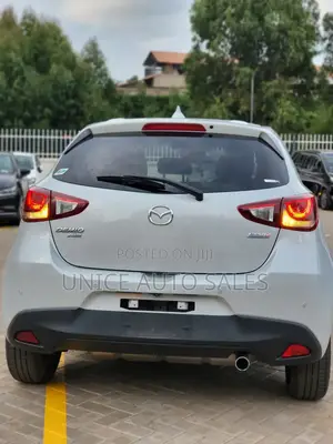 Mazda Demio 2018 White