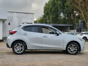 Mazda Demio 2018 White