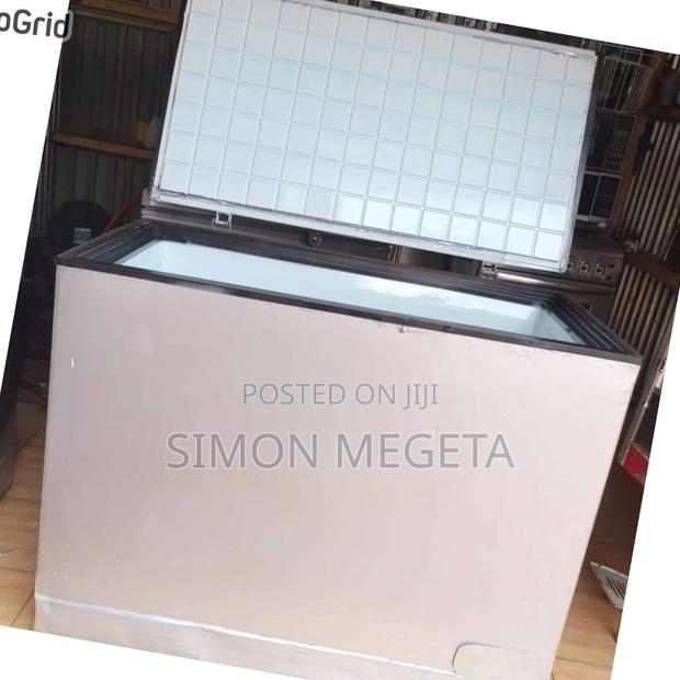 New Roch 350 Litres Chest Freezer in Stock