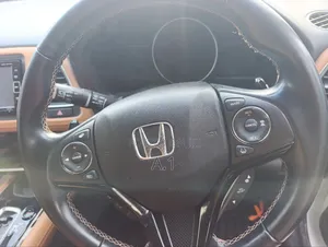Honda Vezel 1.5 Hybrid 2WD 2019 Off white