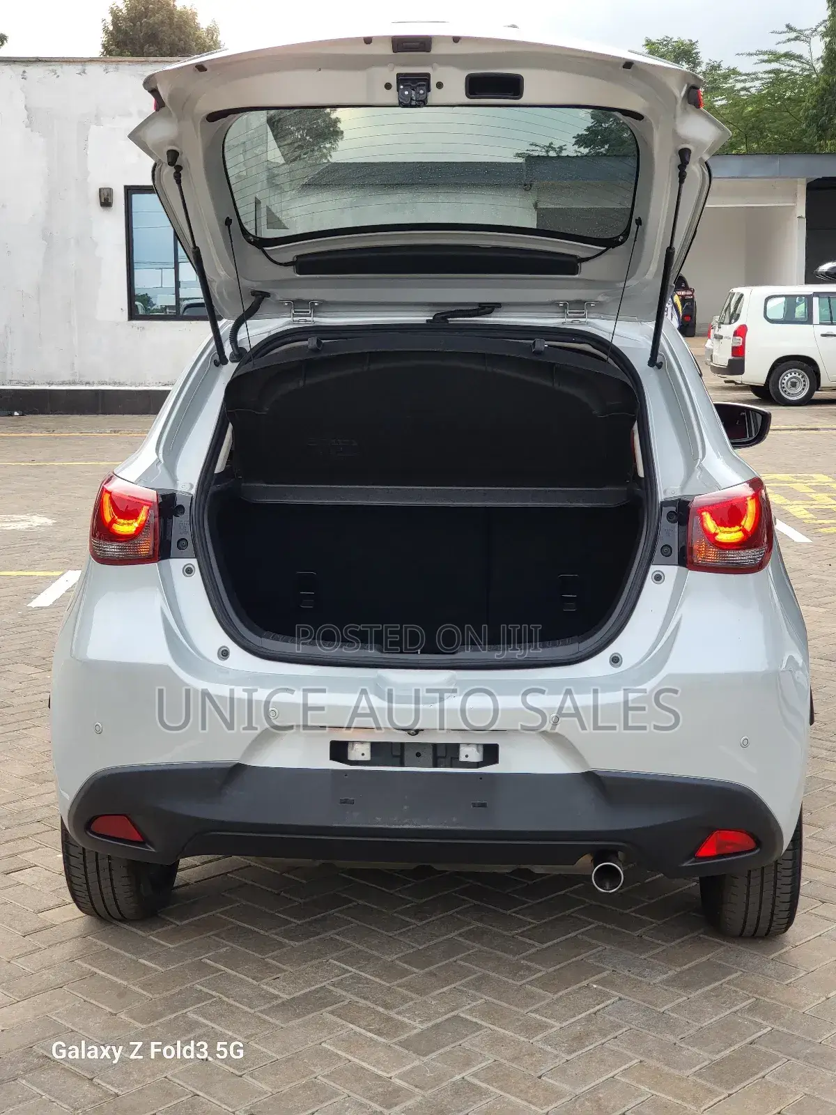 Mazda Demio 2018 White
