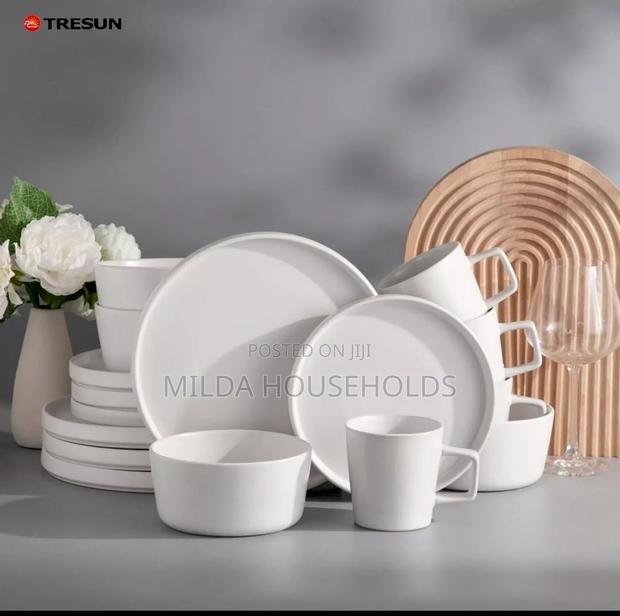 16 PCS Dinner Set Well Finished Porcelain Dinner Set .