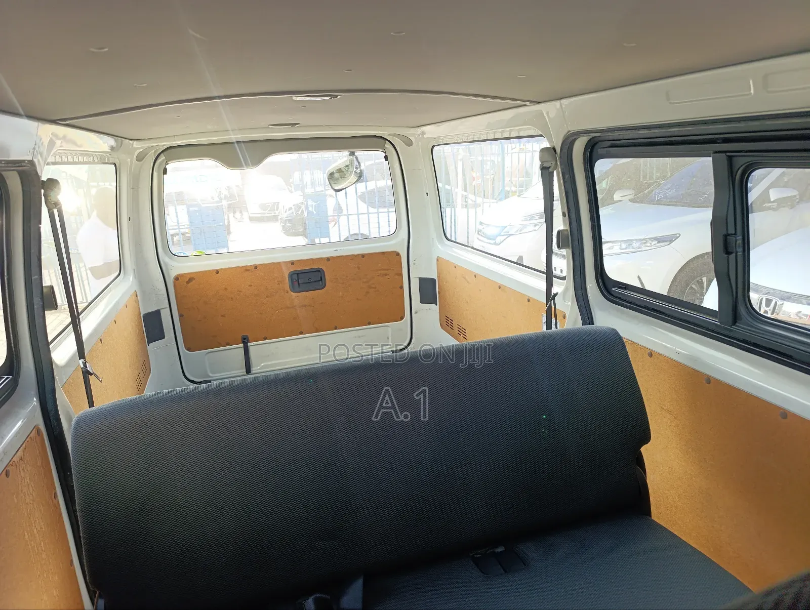 Toyota HiAce 2019 White