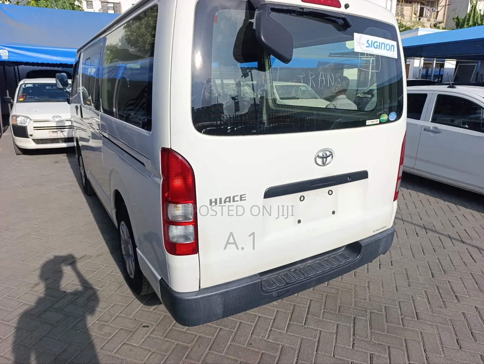 Toyota HiAce 2019 White