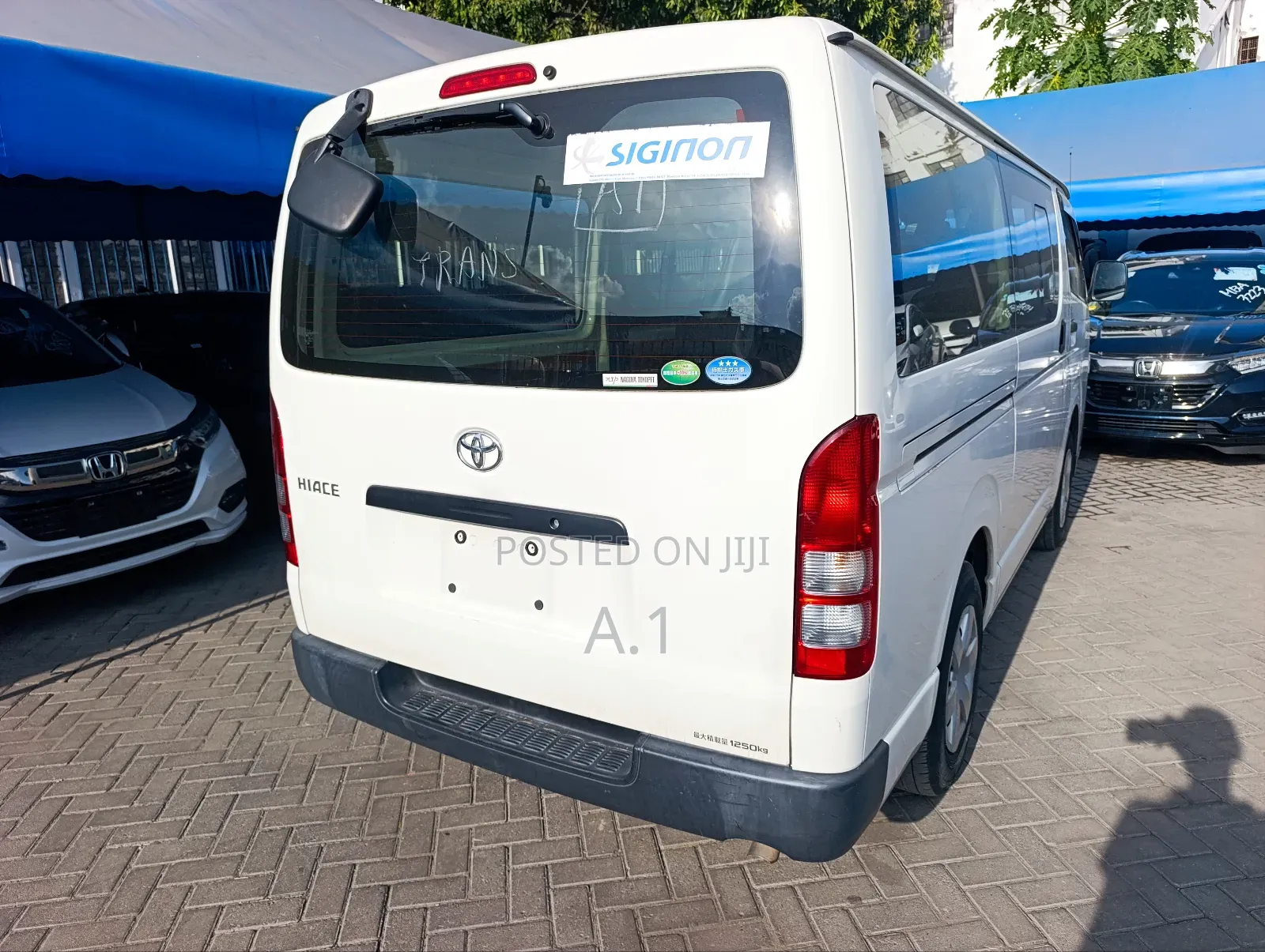 Toyota HiAce 2019 White