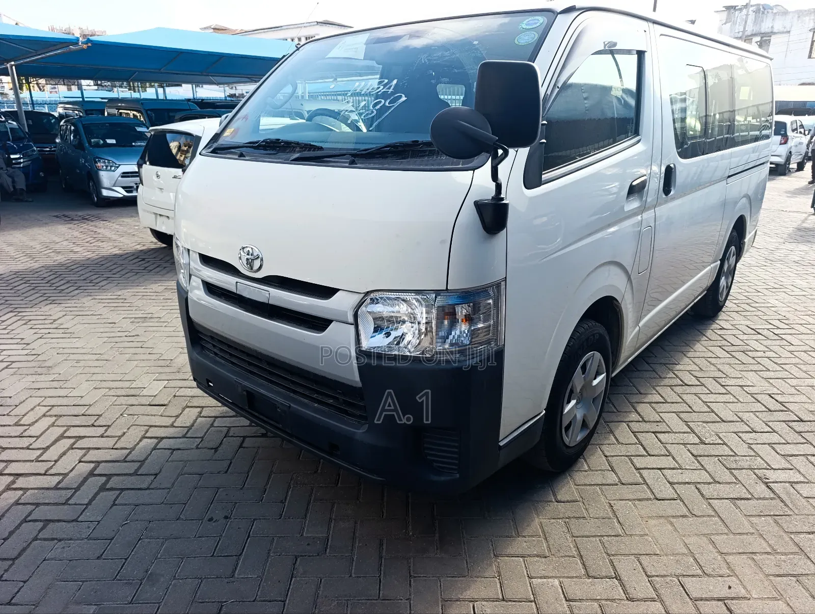 Toyota HiAce 2019 White