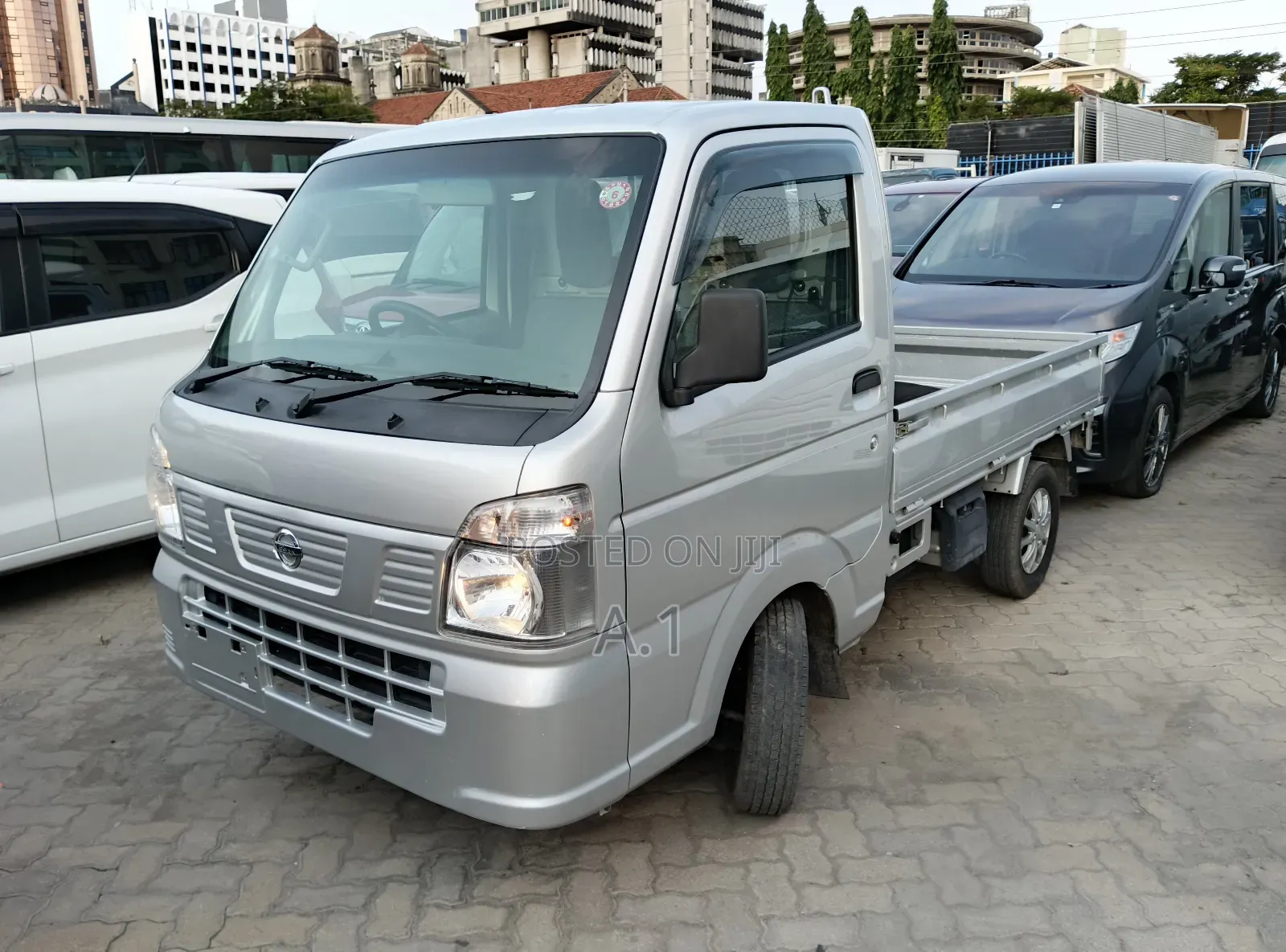 Nissan Nt 100 Truck