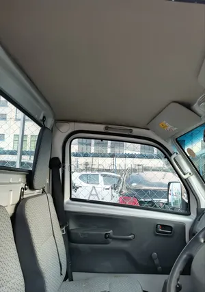 Nissan Nt 100 Truck