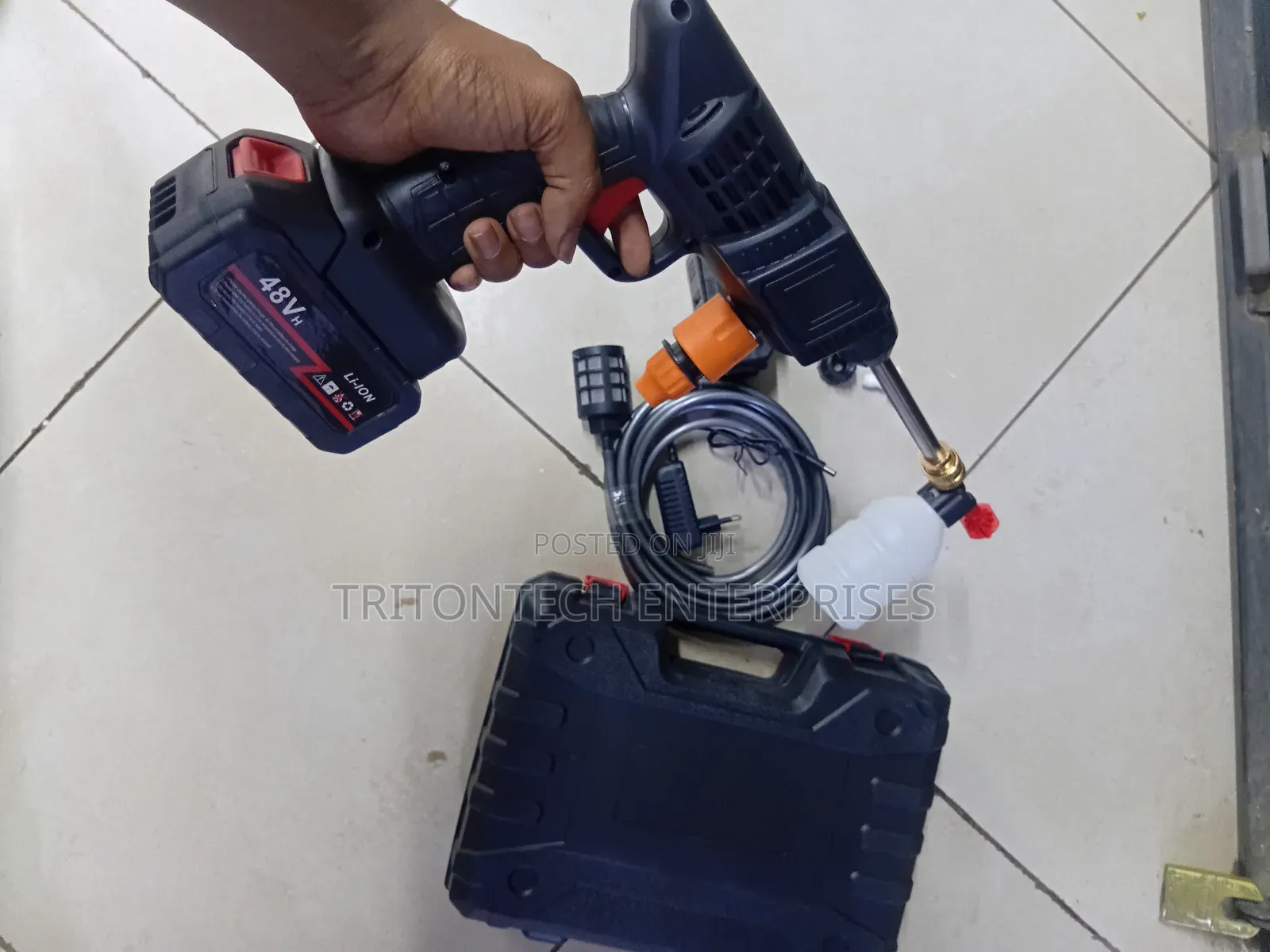 Cordless Portable 300w Pressure Washer, 6 in 1 Nozzle, 10-Cell Battery