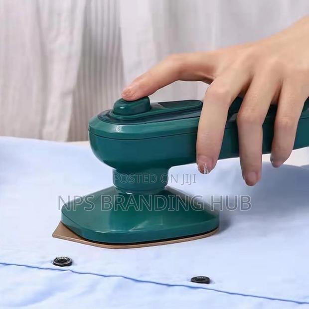 Electric Handheld Steam Iron Cn