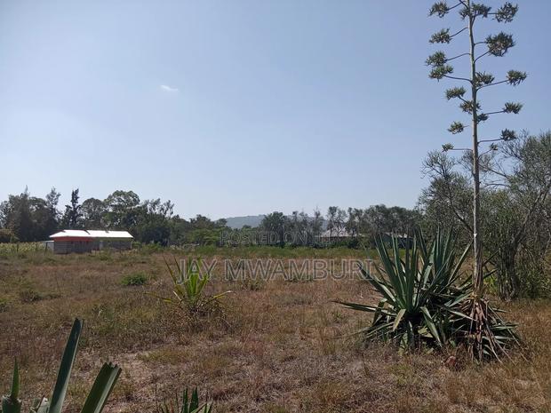 1 Acre Kenol Machakos - thumbnail 5