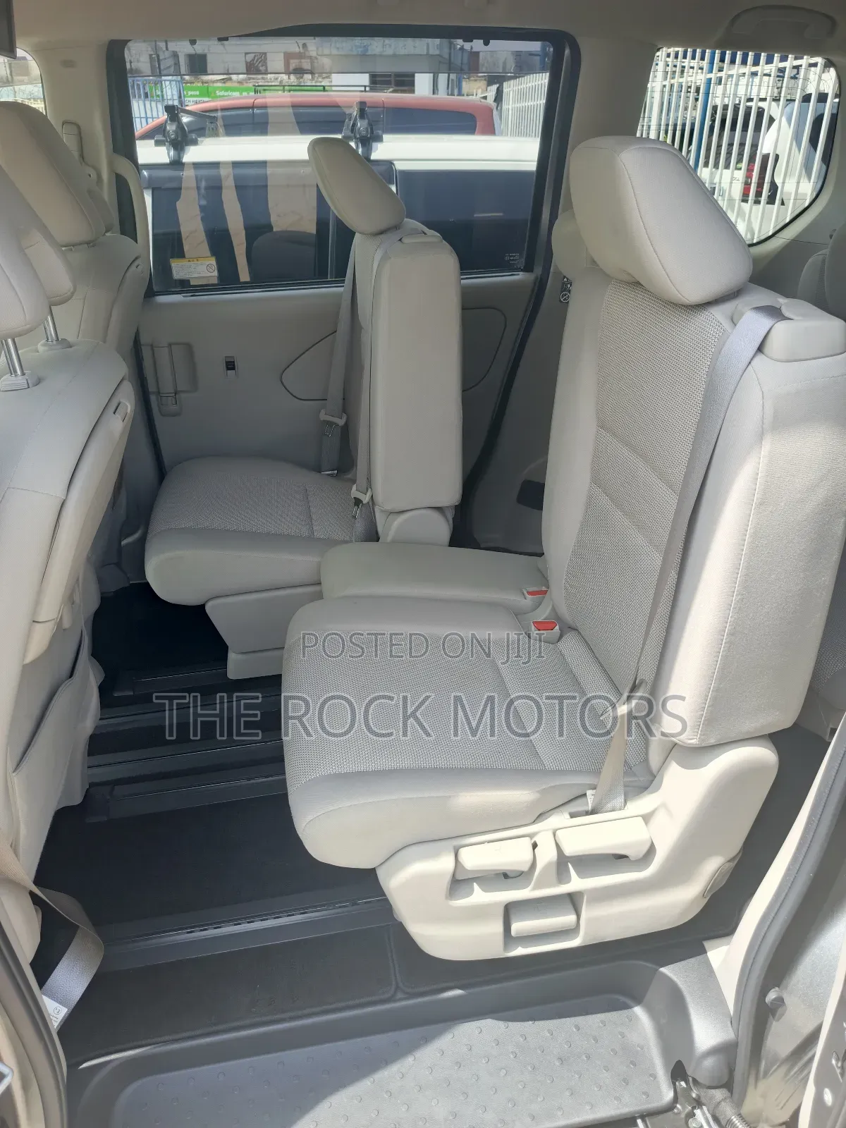 Nissan Serena 2019 Gray