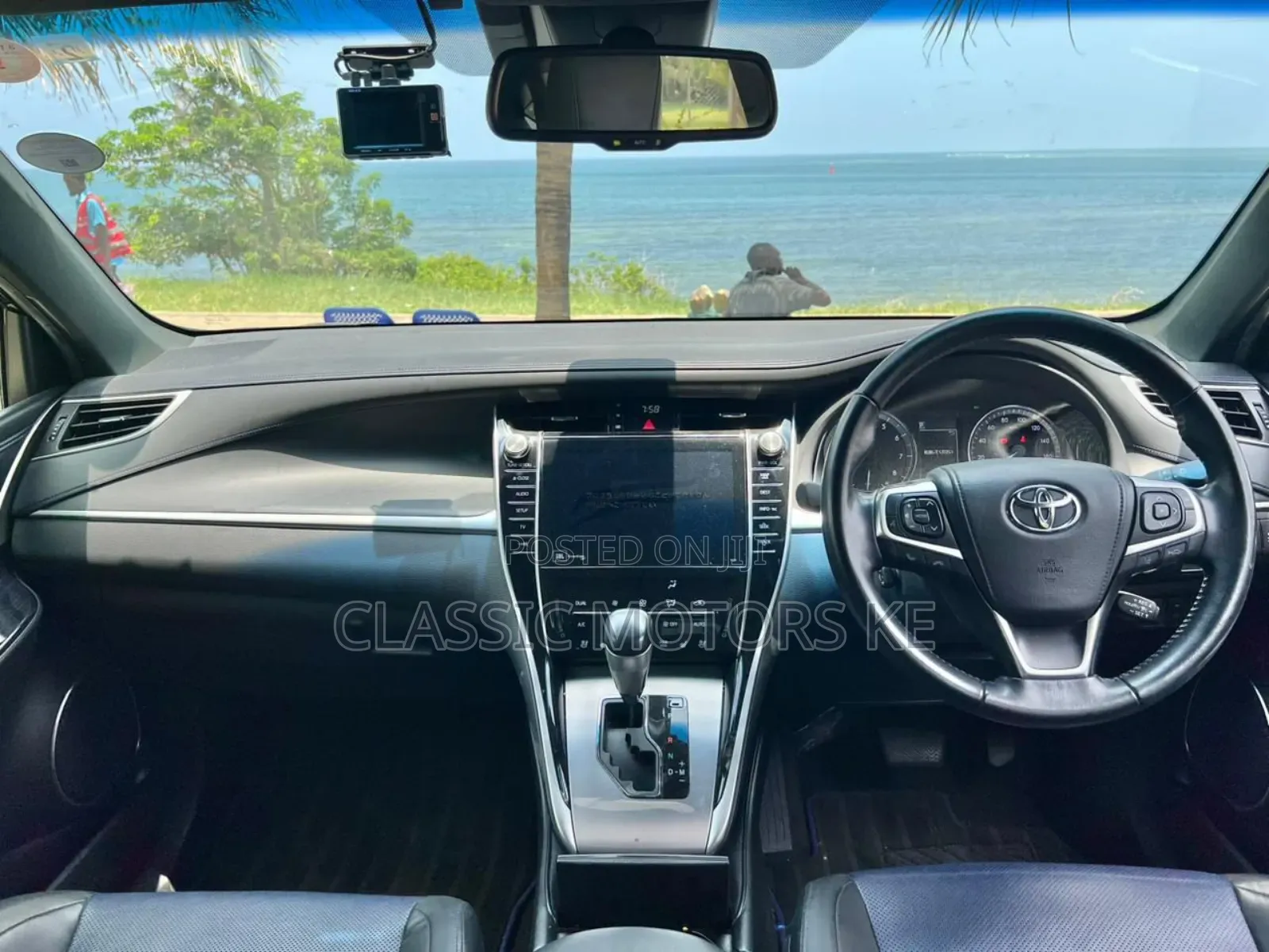 Toyota Harrier 2.0 2019 Black