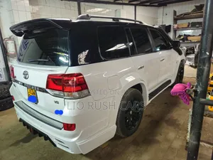 Toyota Land Cruiser 2014 White