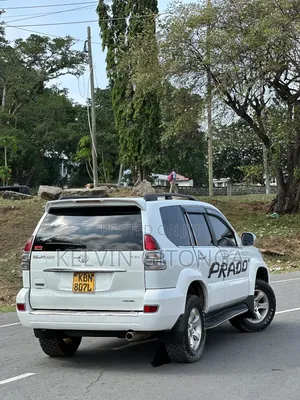 Toyota Land Cruiser Prado 2006 White
