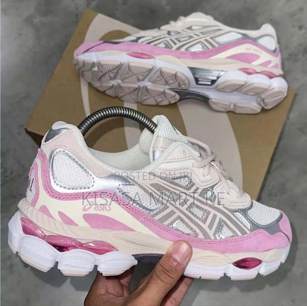 Asics Gel Nyc Size 36–45.