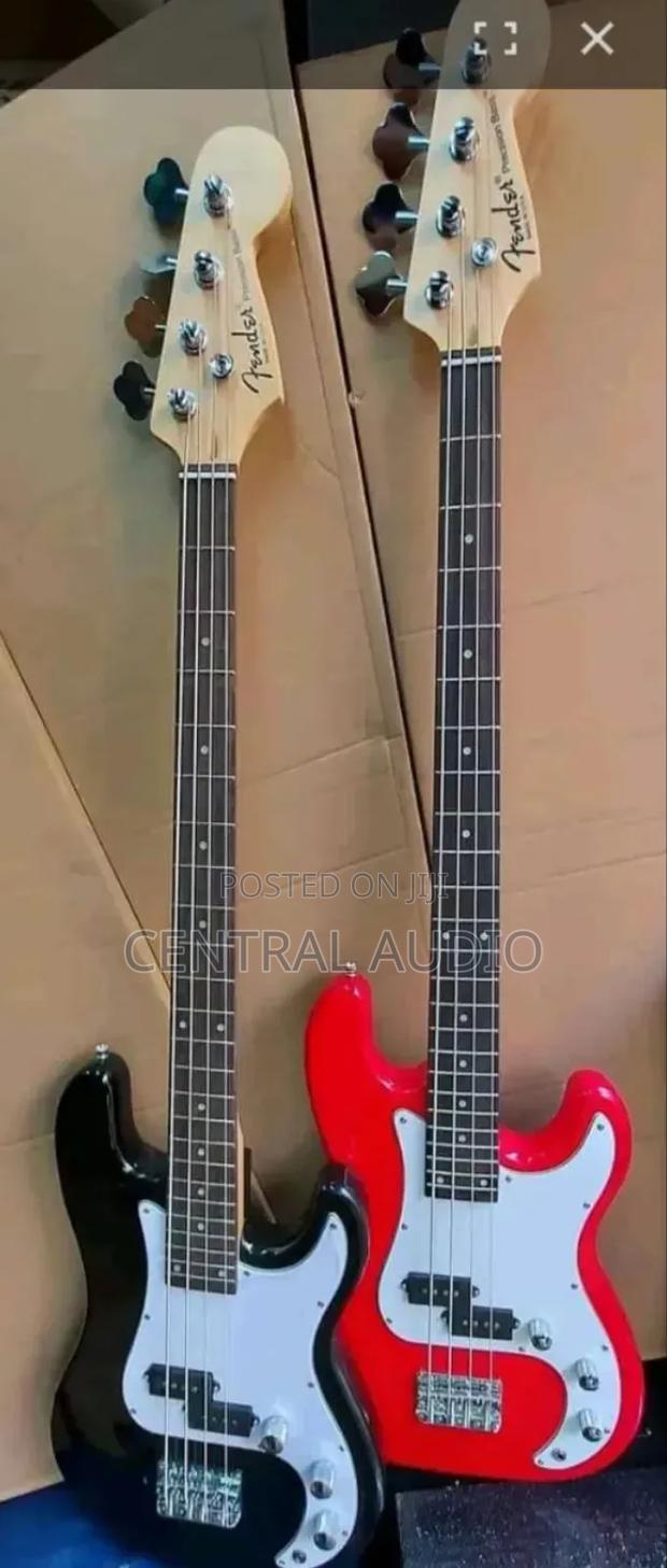 Fender 4string Bass Guitar - main view