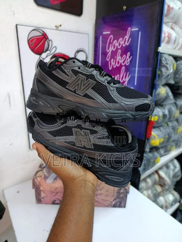 New Balance 740 Black Sneakers Unisex