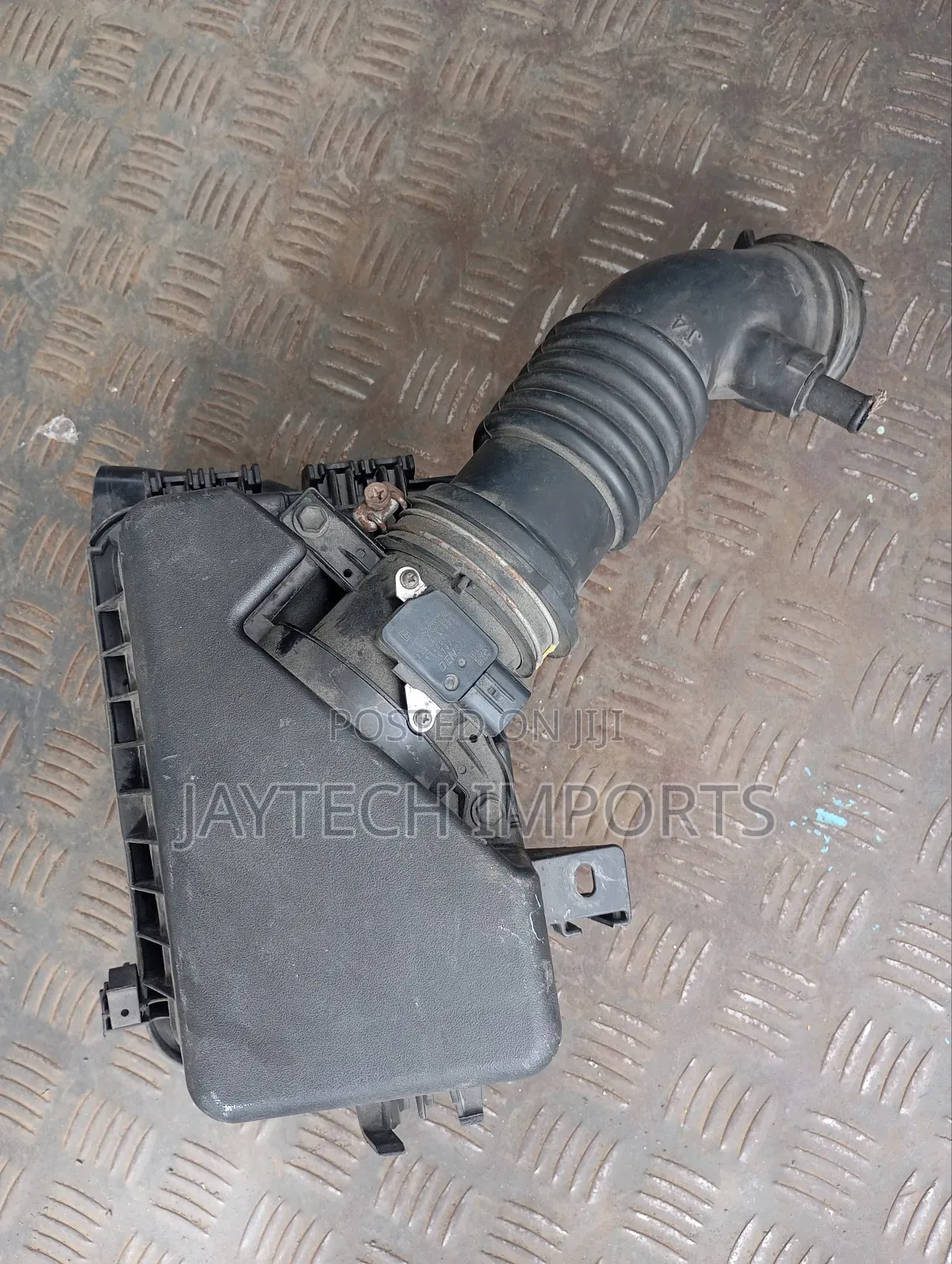 Fielder 141 Aircleaner Housing