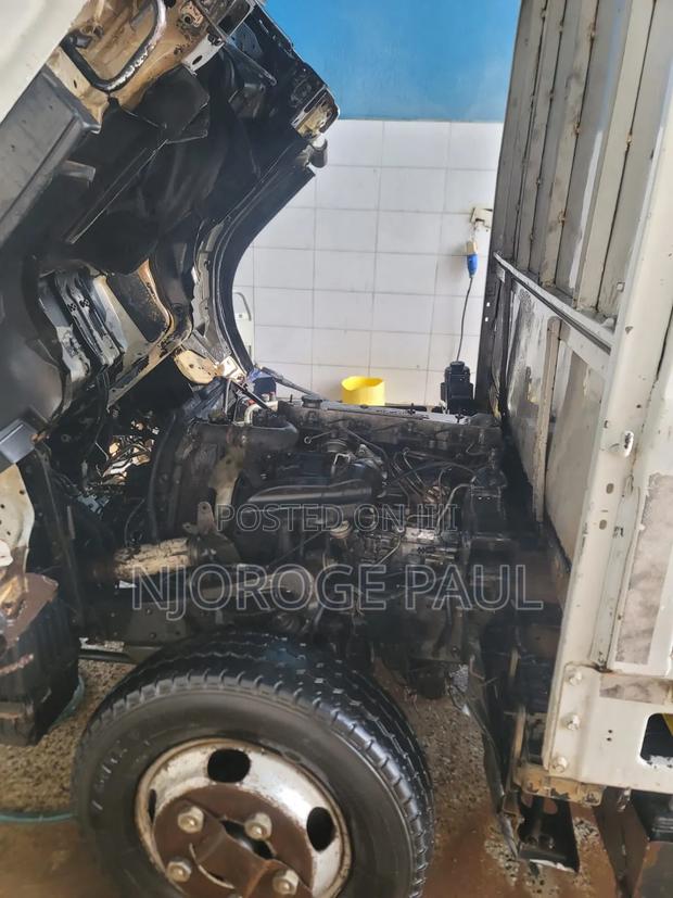 Isuzu Elf Truck - thumbnail 3
