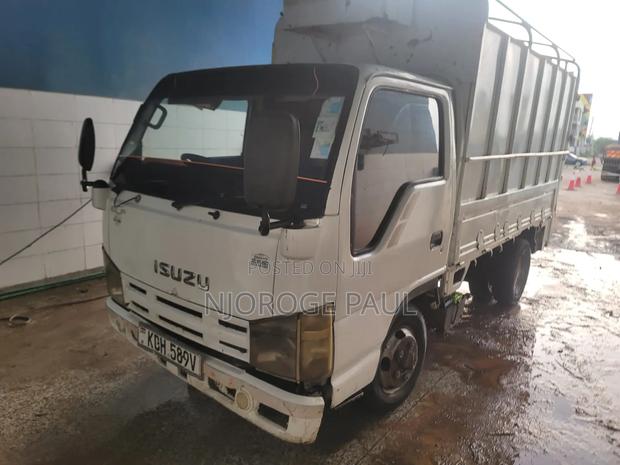 Isuzu Elf Truck - thumbnail 5