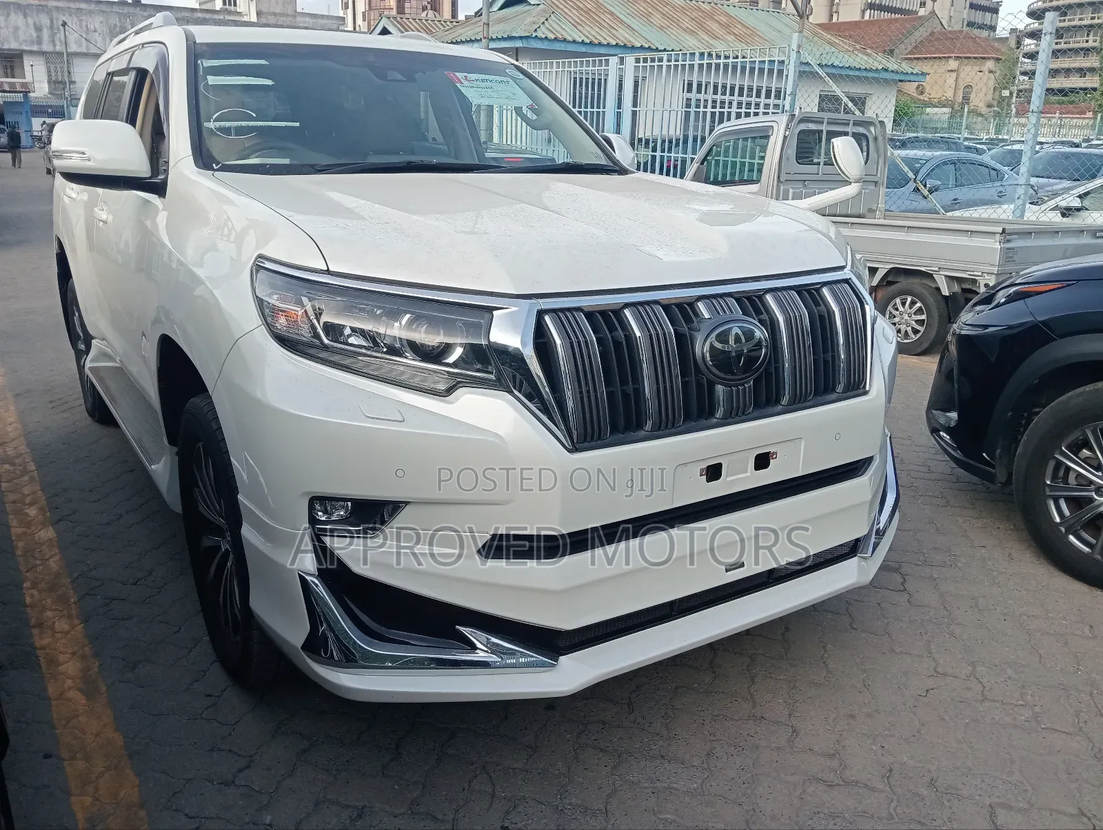 Toyota Land Cruiser Prado 2019 White