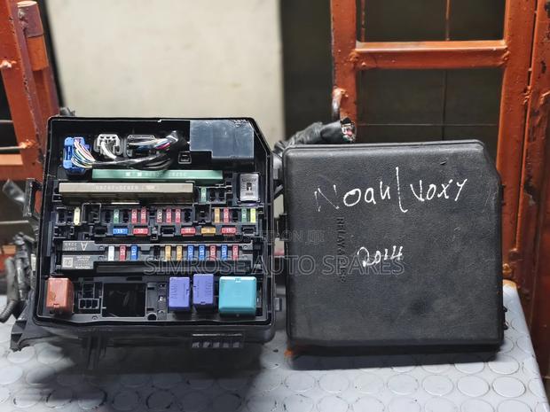Noah/Voxy Fusebox New Model.