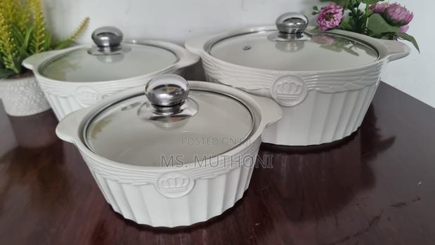 A Set of 3 Ceramic Serving Bowls - thumbnail 10