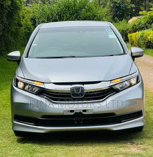 Honda Shuttle 1.5 Hybrid 2WD 2019 Gray