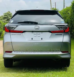 Honda Shuttle 1.5 Hybrid 2WD 2019 Gray
