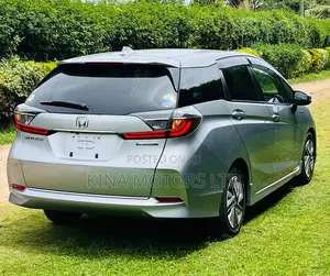 Honda Shuttle 1.5 Hybrid 2WD 2019 Gray