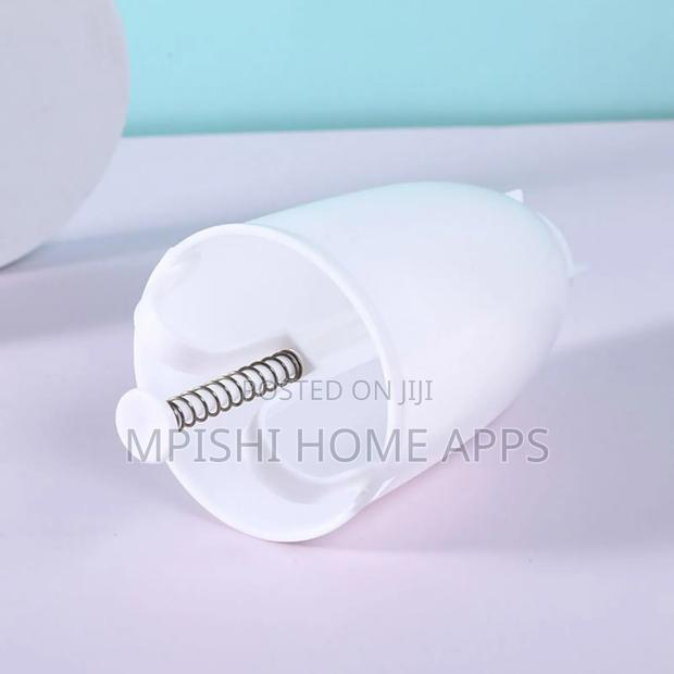 Manual Plastic Donut Maker - thumbnail 5