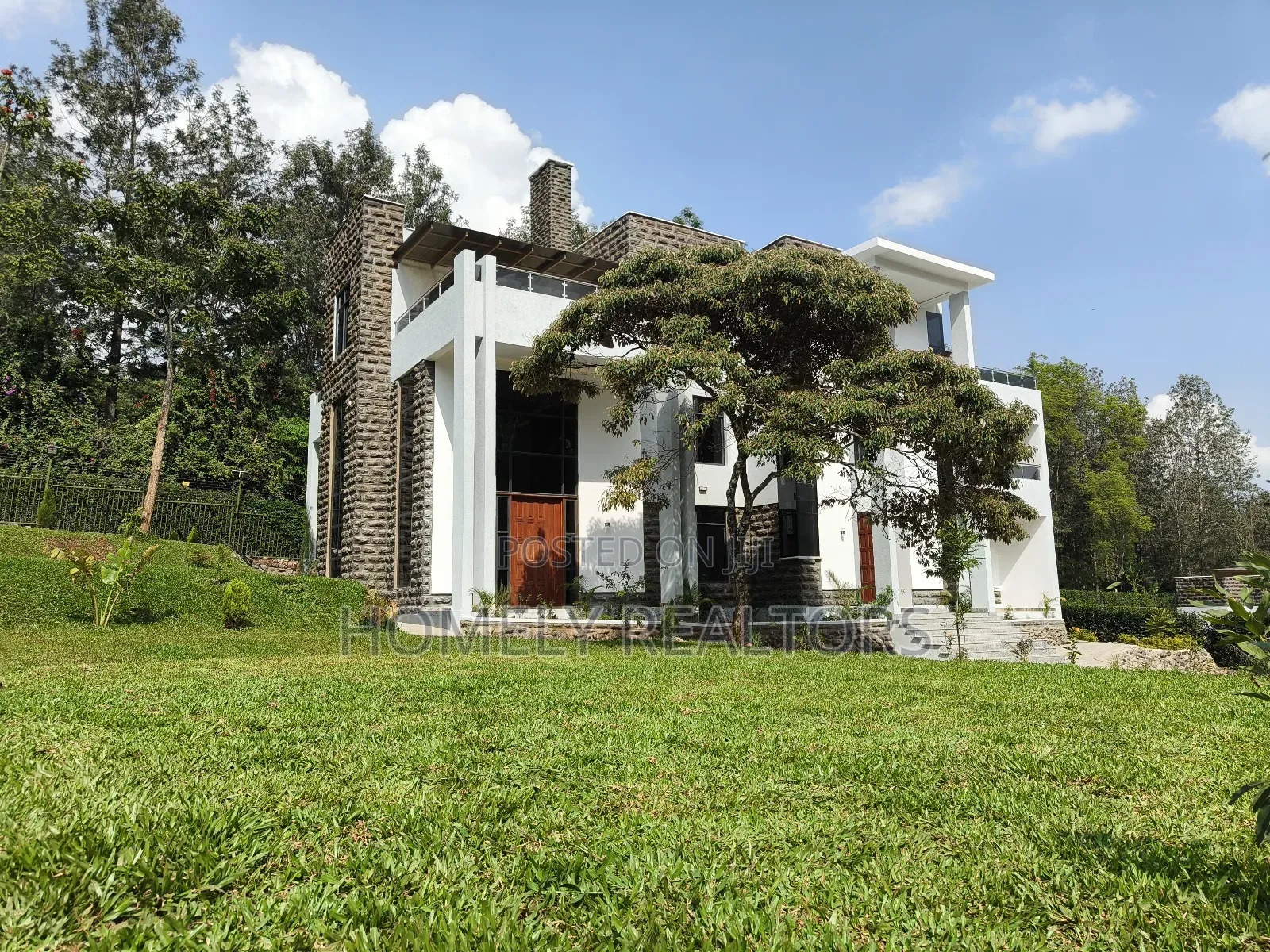 6bdrm Maisonette in Karen, Nairobi for sale