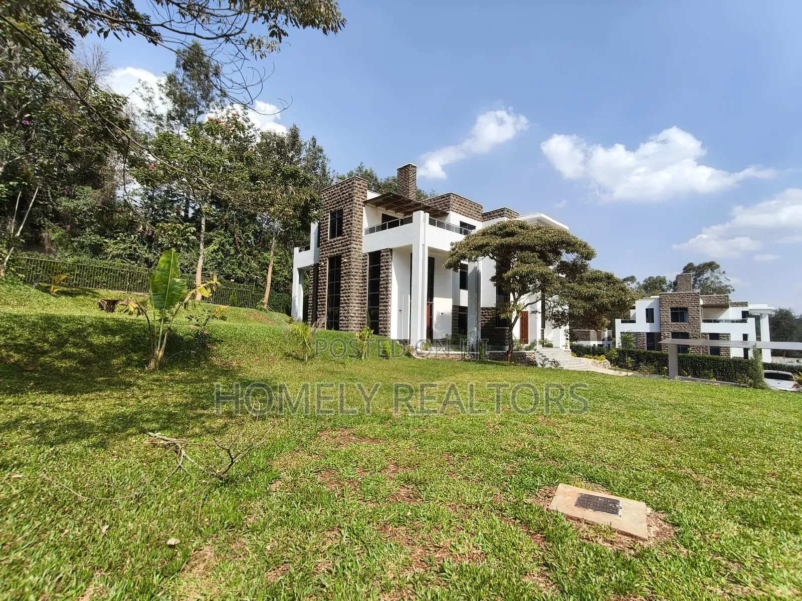6bdrm Maisonette in Karen, Nairobi for sale