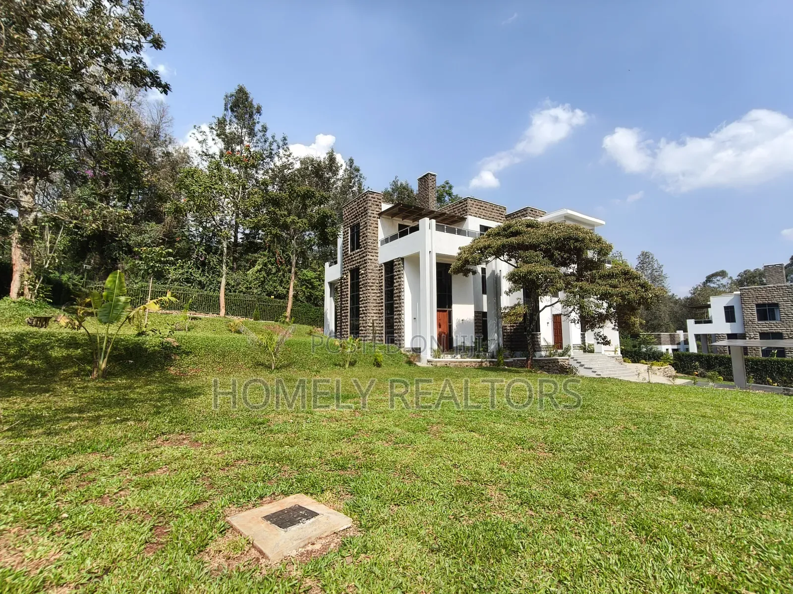 6bdrm Maisonette in Karen, Nairobi for sale