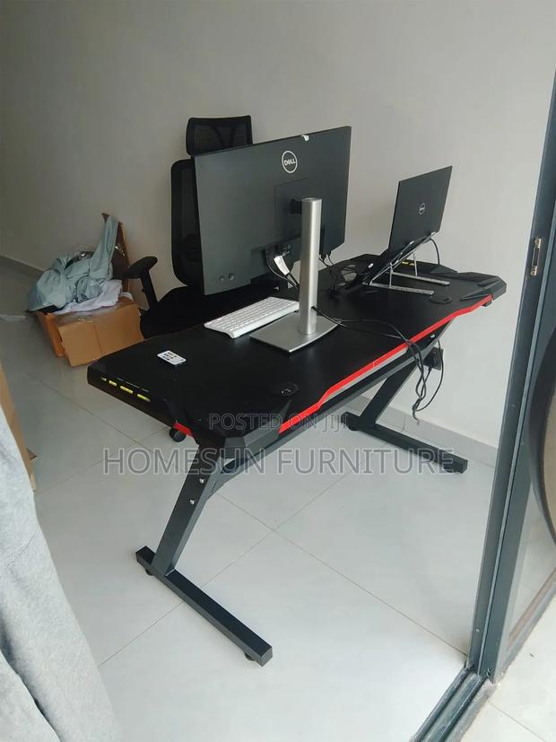 1.2m Gaming Table With Led Lights - main view