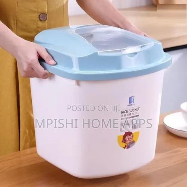 10kg Airtight Plastic Rice and Cereal Storage Bucket - thumbnail 4