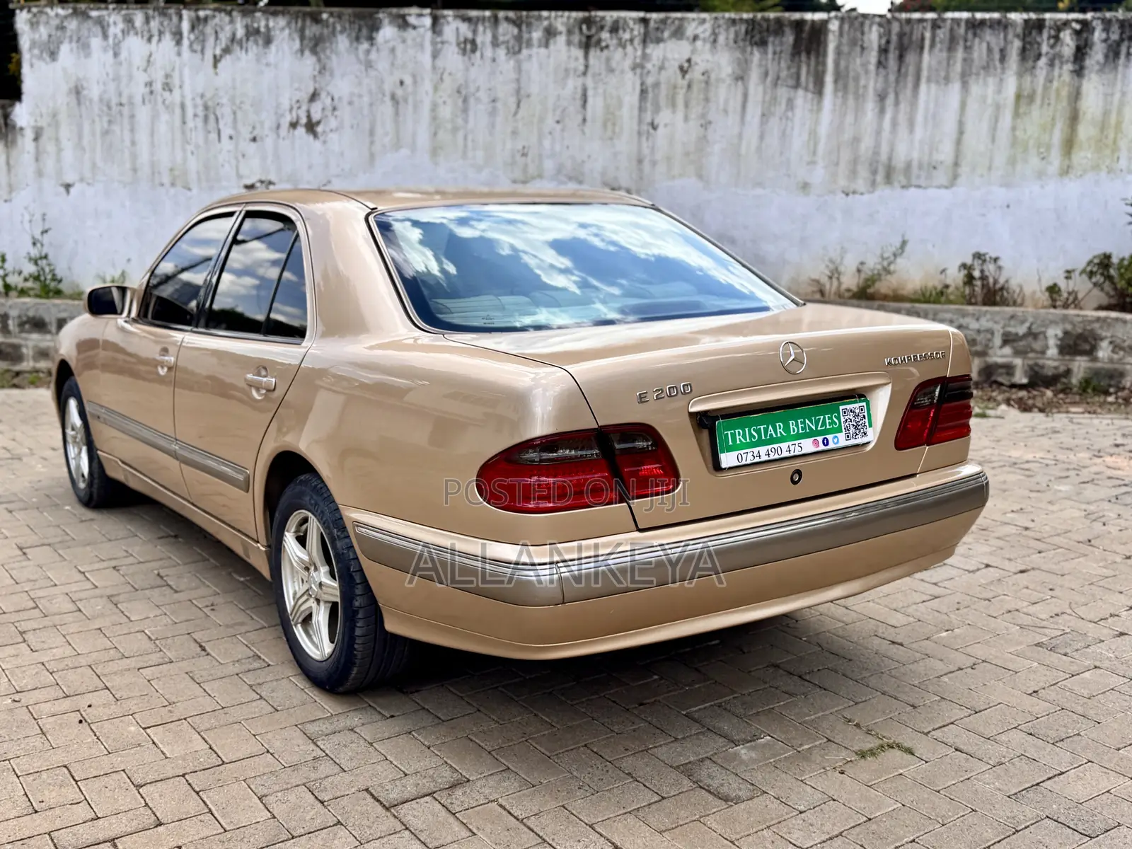 Mercedes-Benz E200 2001 Gold