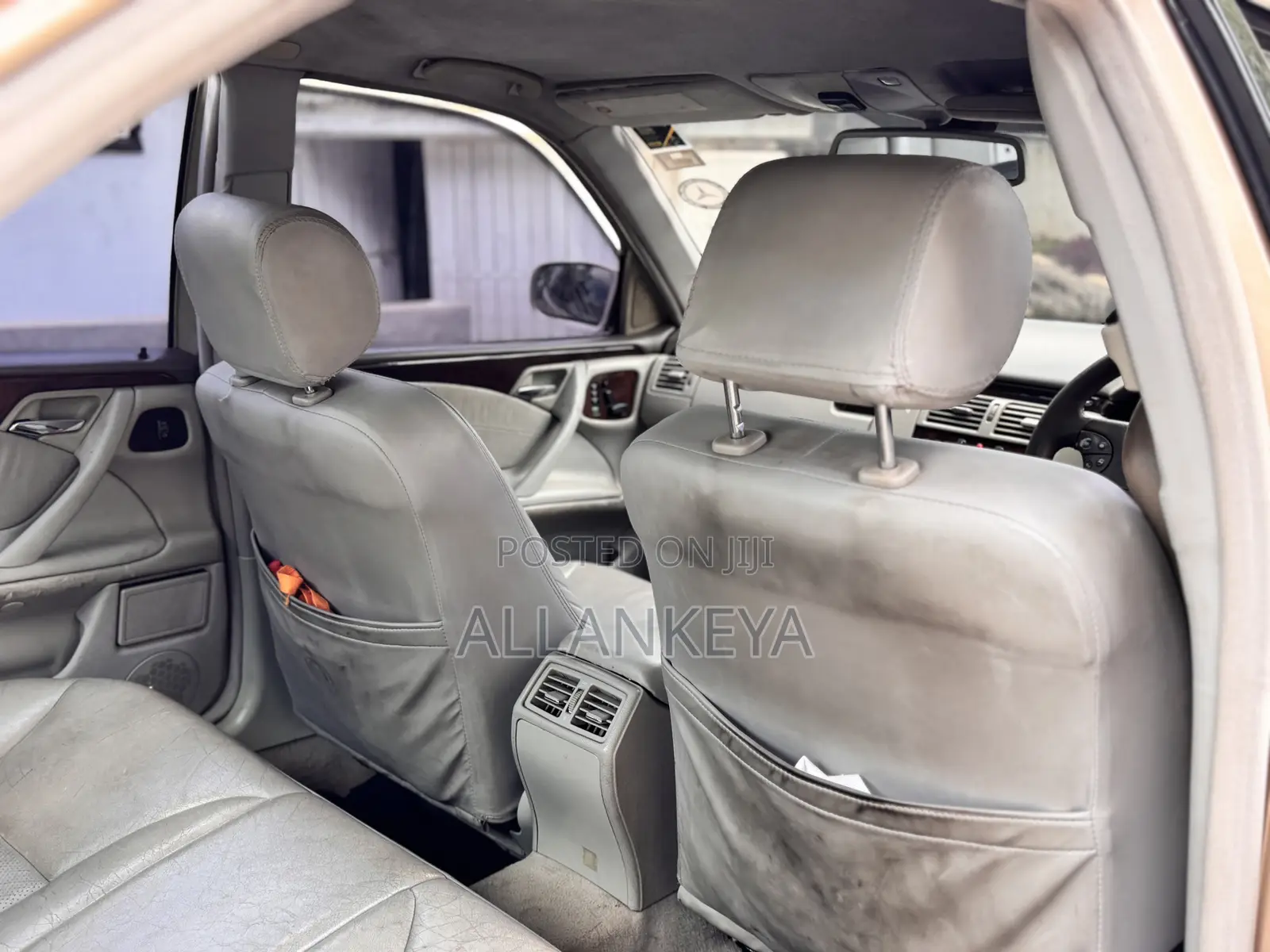 Mercedes-Benz E200 2001 Gold
