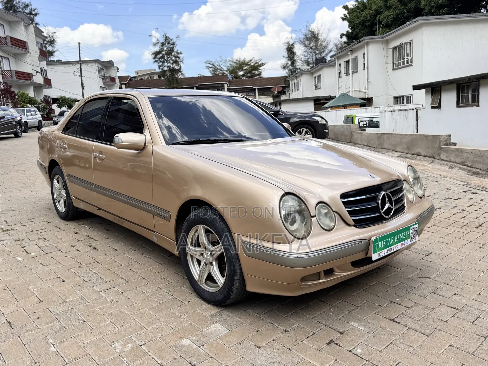 Mercedes-Benz E200 2001 Gold