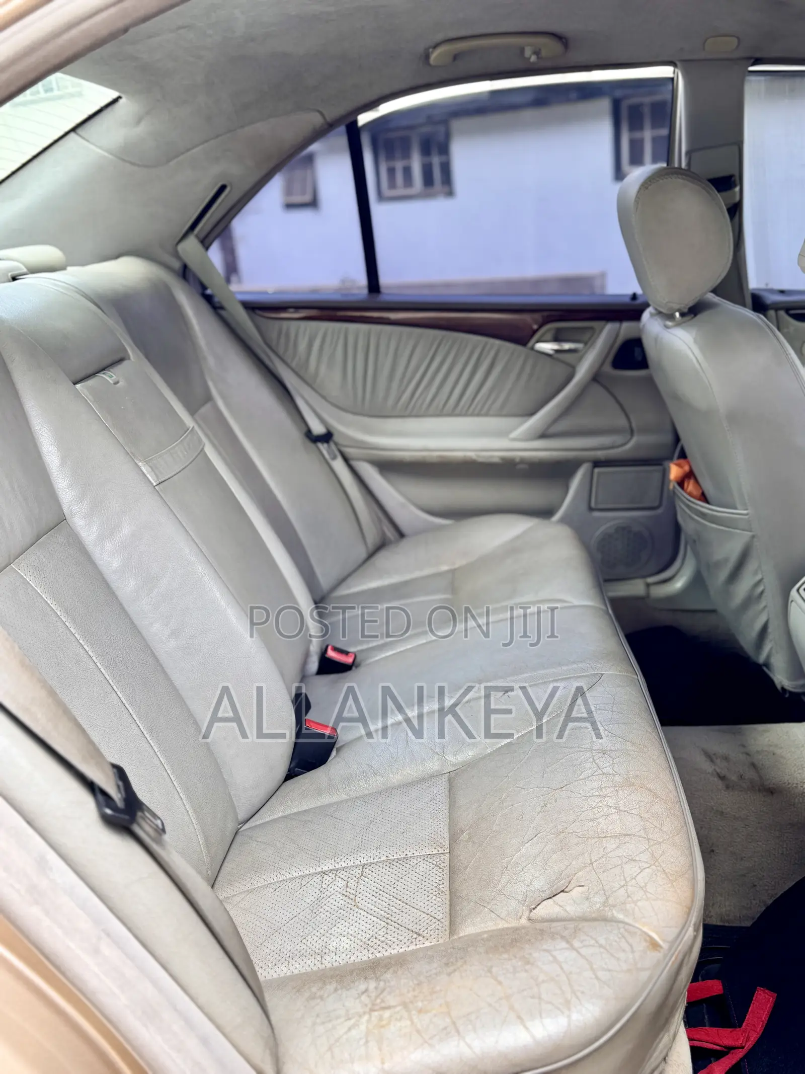 Mercedes-Benz E200 2001 Gold