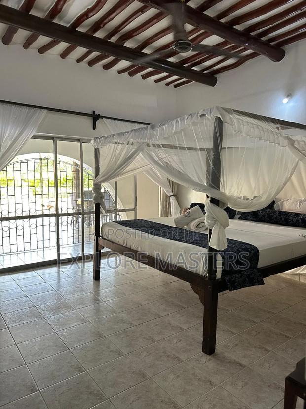 Diani Villa With Swimming Pool - thumbnail 2