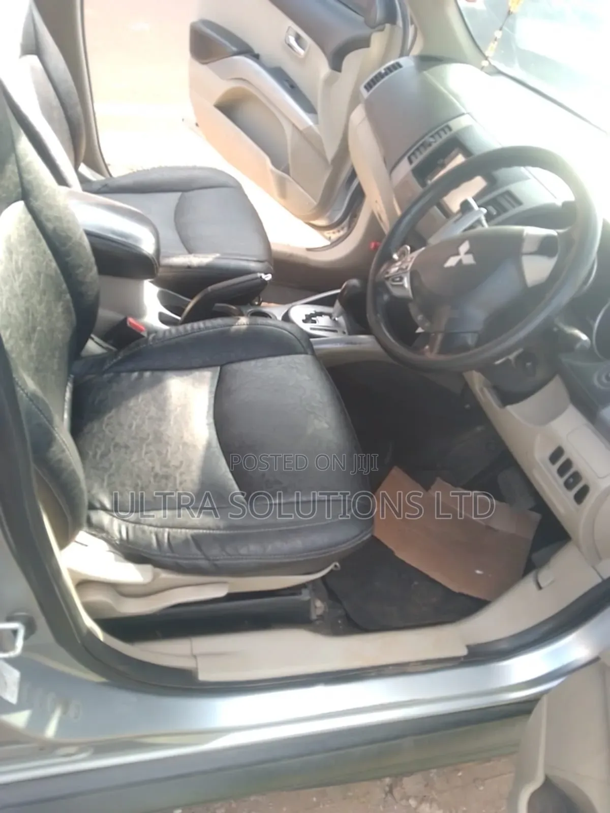 Mitsubishi Outlander 2010 Silver