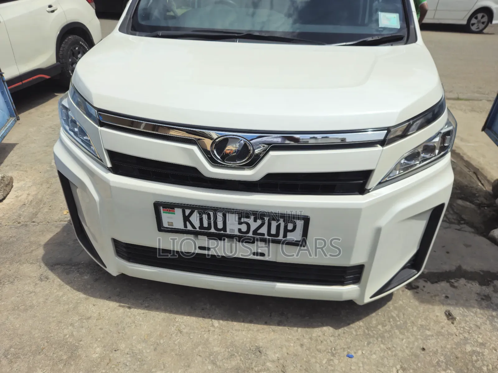 Toyota Voxy 2018 White